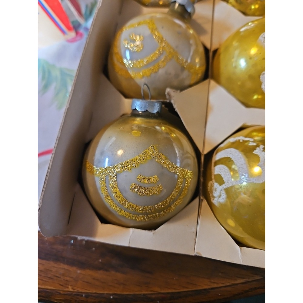 Vintage COBY Glass Christmas Balls / Original Box (497) - Picture 7 of 9